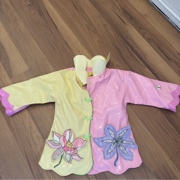 Kidorable Pink and Yellow Raincoat - Picture 4 of 9